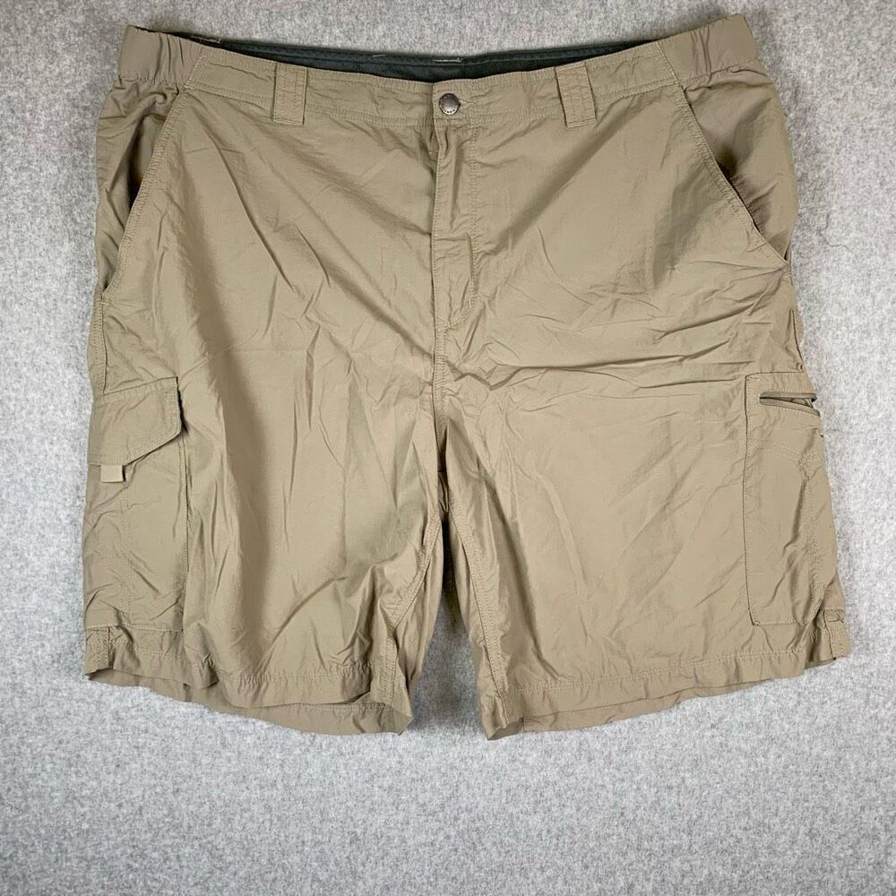 Columbia Men’s Size 44 Outdoor Hiking Flap Pocket Cargo Shorts Tan 10” Inseam